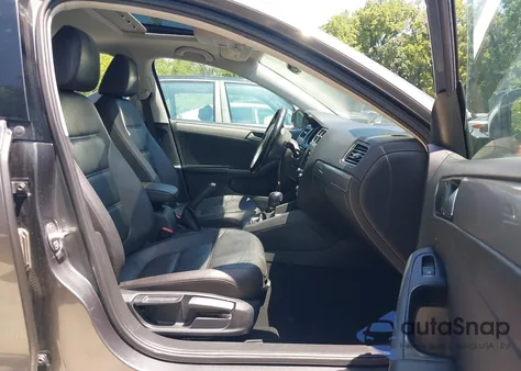 2017 Volkswagen Jetta 1.4T Se from USA, damaged, VIN 3VWDB7AJ2HM366222